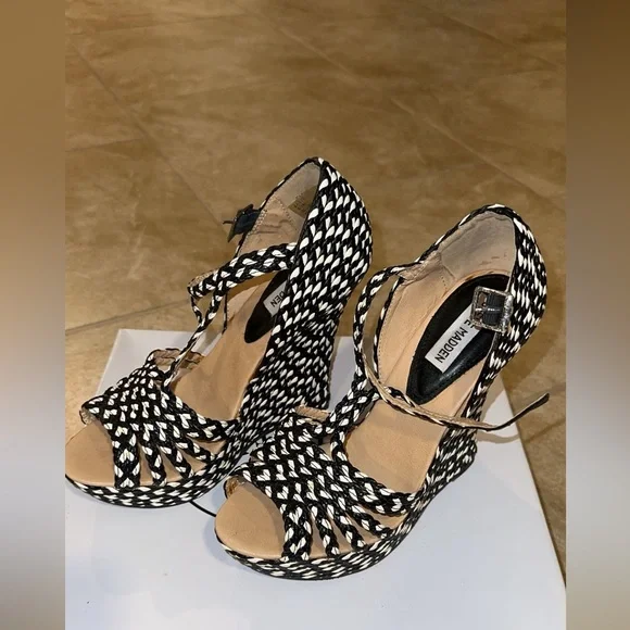 Heels - Picture 2 of 6